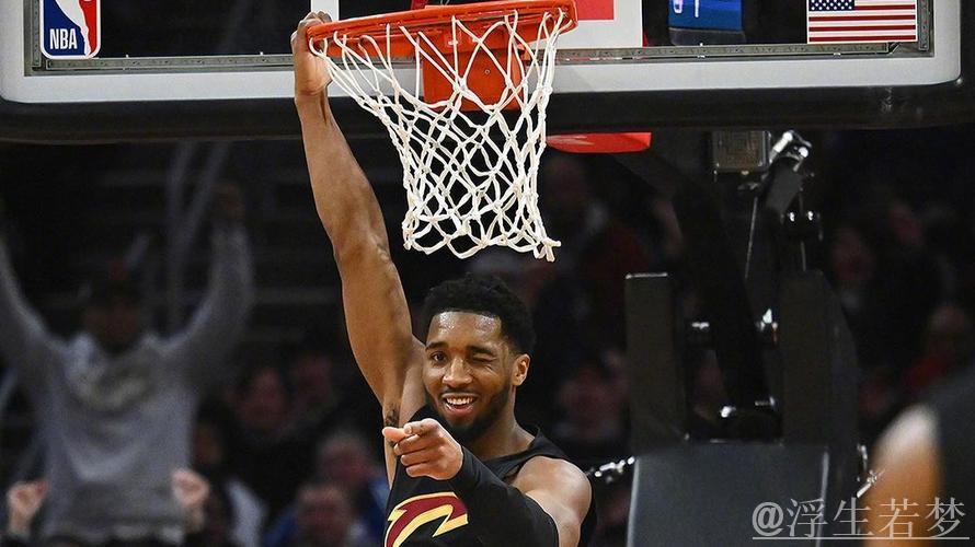 阿伦在米切尔助攻下空中接力扣篮领衔29日NBA五佳球